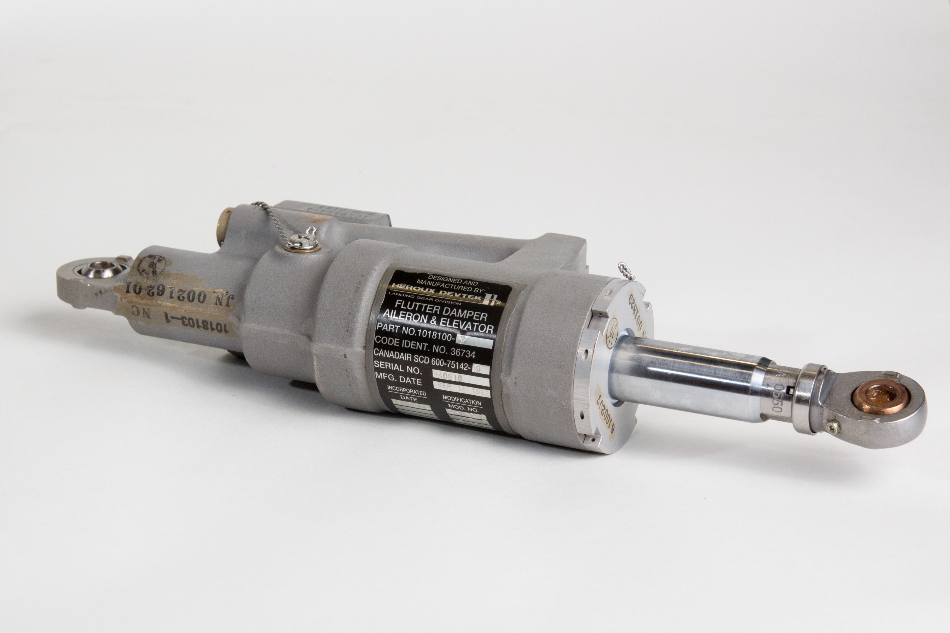 Challenger 604 Flutter Damper C&L Aero